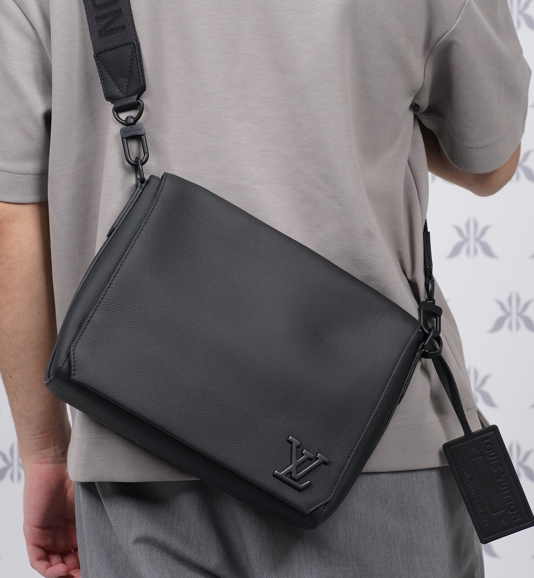 Louis Vuitton Aerogram Takeoff Messenger Bag