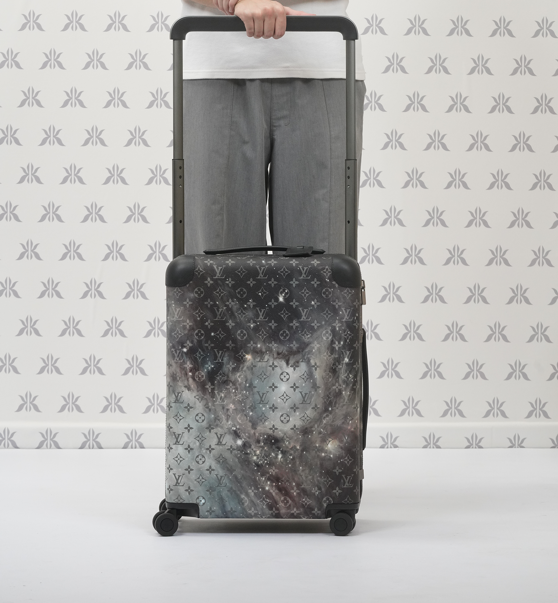 Louis Vuitton Horizon Galaxy Monogram Luggage 55