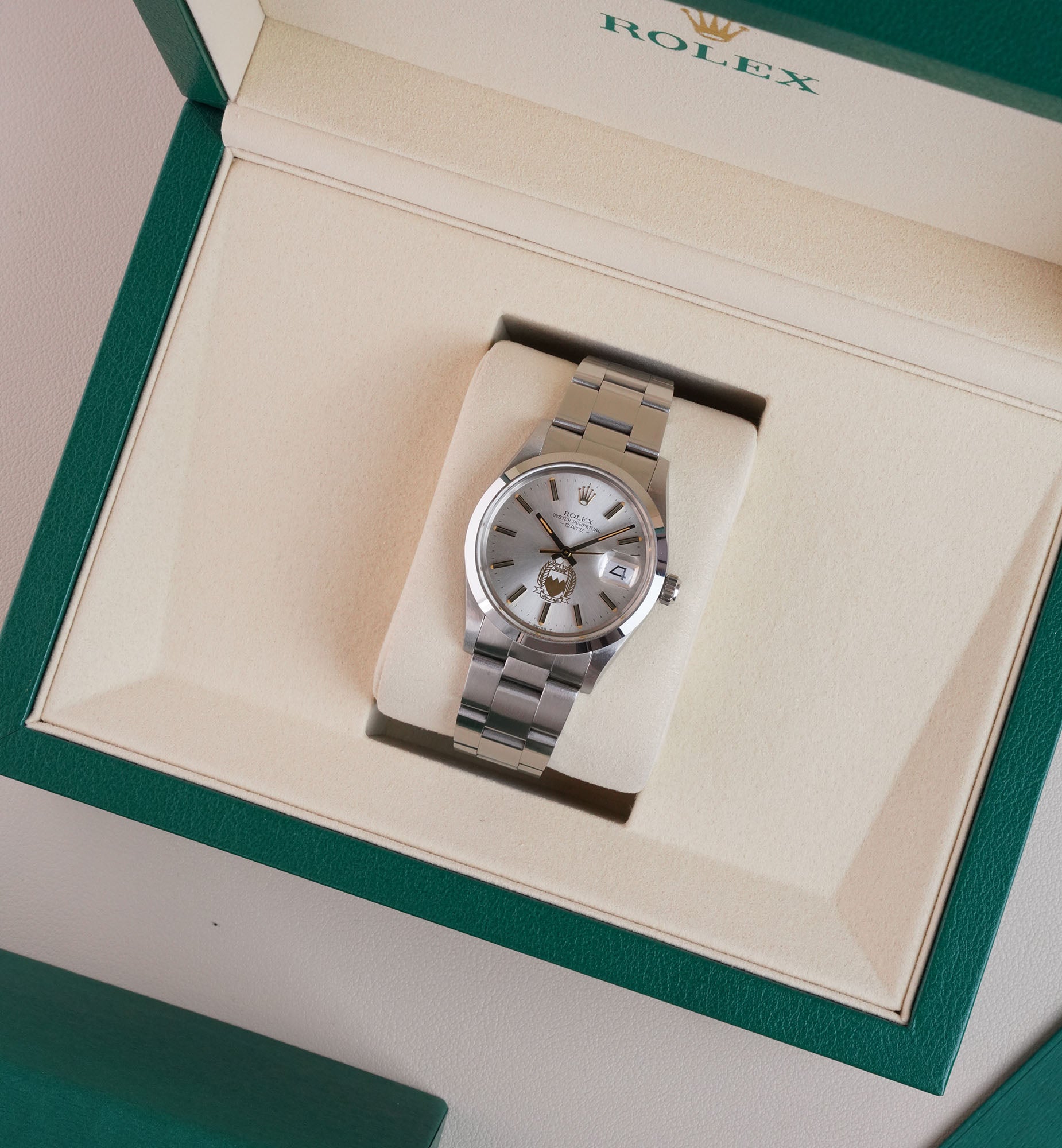 Rolex Perpetual Date 34 Ref. 15000 Bahrain Logo Crest 1979