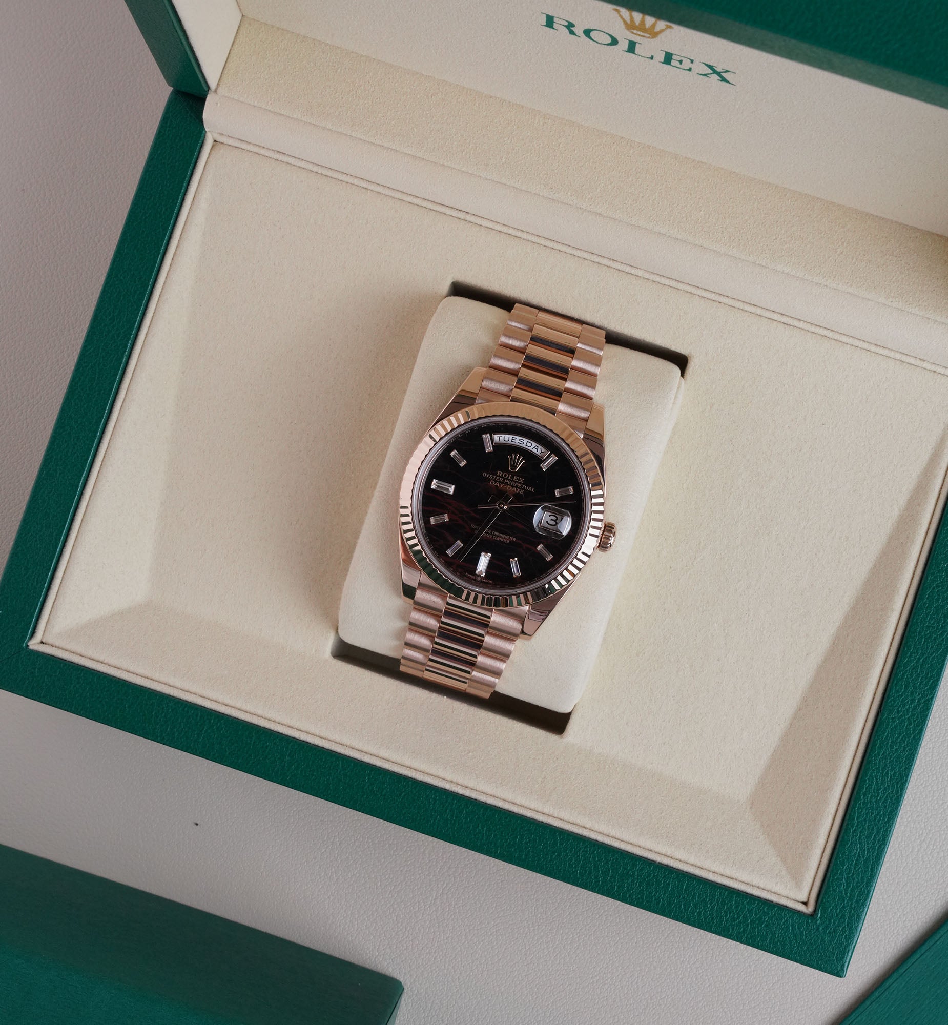 Rolex Day-Date 40 Ref. 228235 | Eisenkiesel | Diamond-set