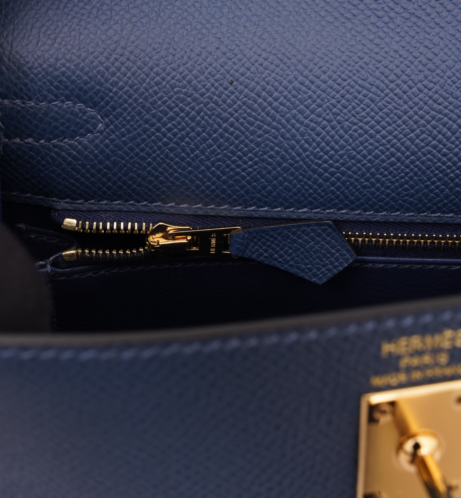 Hermès Kelly 25 Sellier Epsom Deep Blue (S4) GHW