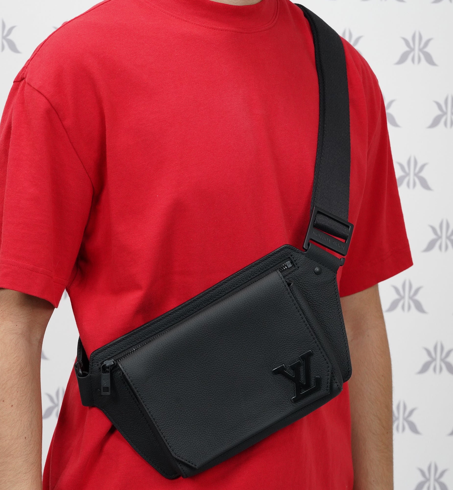 Louis Vuitton Takeoff Sling Leather Black