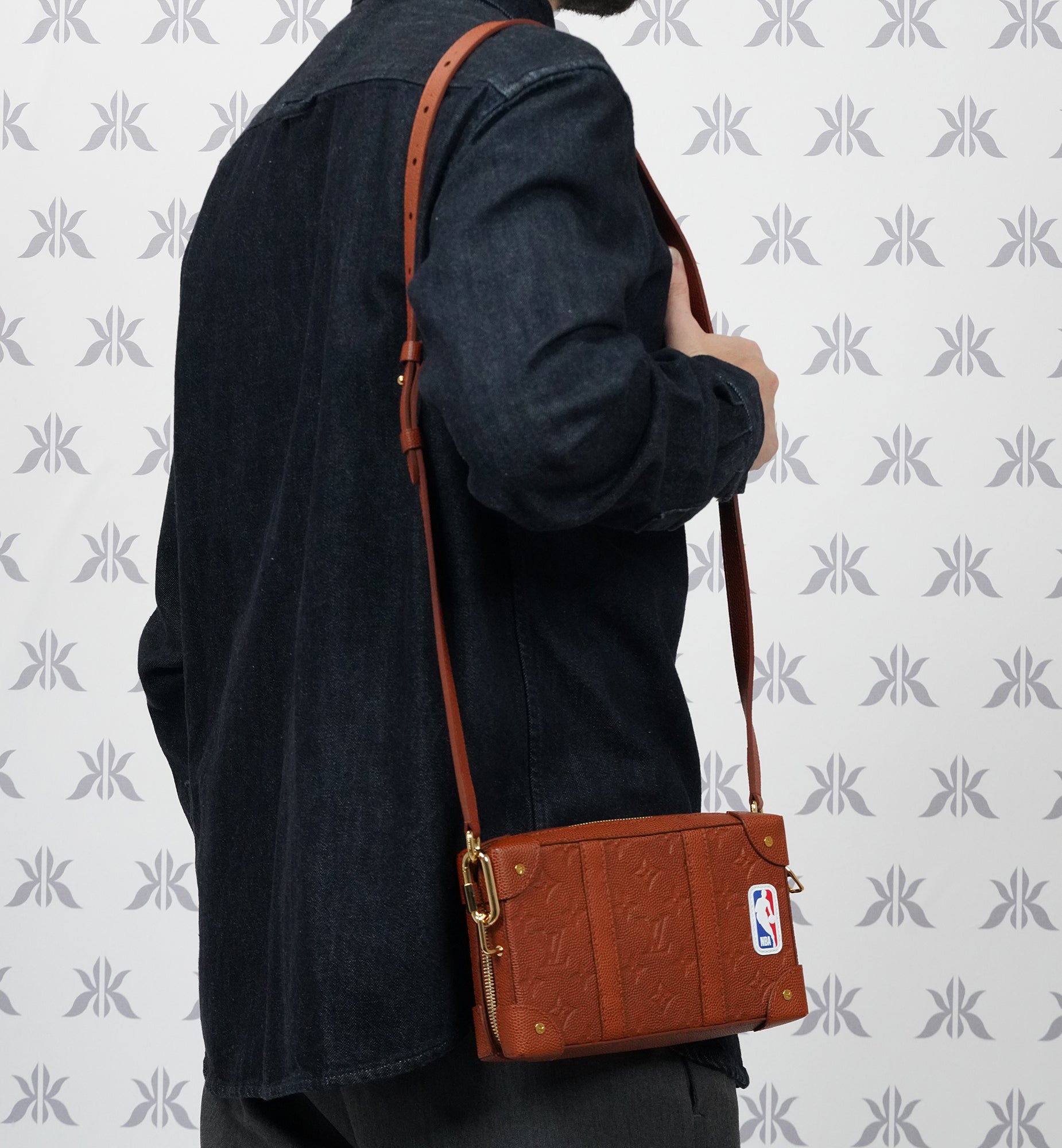 Louis Vuitton x NBA Soft Trunk Wearable Wallet Brown